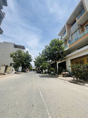 Nhà phố full nội thất  hoàn công  pht6 giáp ql1k  chỉ 6596282