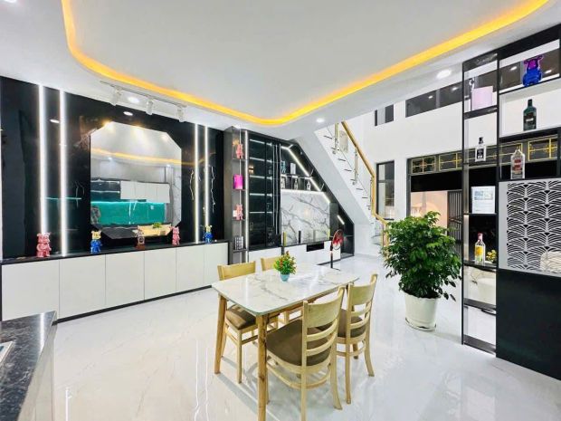 Chính chủ bán nhà phố mt nguyễn cửu vân   90m2 -  shr  giá 6596369