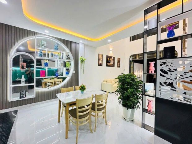 Chính chủ bán nhà phố mt nguyễn cửu vân   90m2 -  shr  giá 6596370