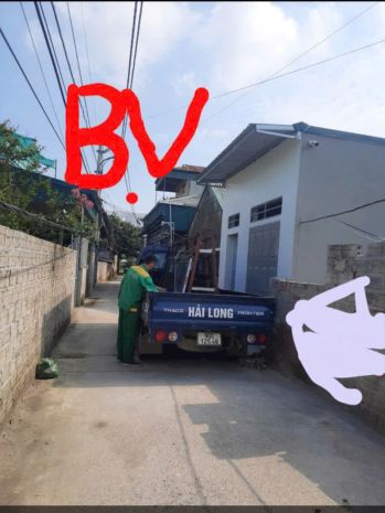 Làng thá ,ngõ đối diện với cổng chính bệnh viện việt đức cơ 6596601