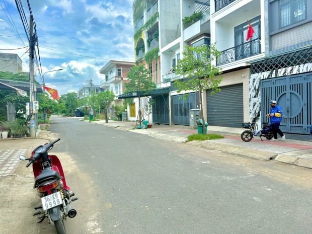 Bán nhà 1t2l siêu sang, sổ hoàn công, kdc bửu long, đường 6597019
