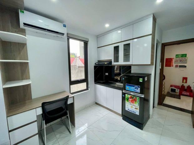 Nhà đẹp cầu giấy  - ccmn lô góc , thang máy, phun phòng 6597796