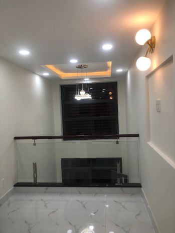 Bán nhà mặt tiền đường 2 chiều khu sang trọng  quận 7 , 40m2 6598084