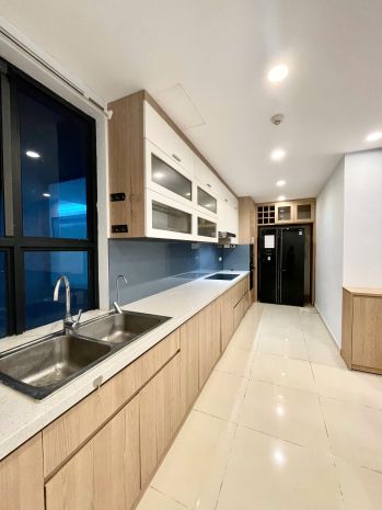Căn góc dt 162m2, có 4 phòng ngủ 3 wc tòa khu ruby, ban 6599113