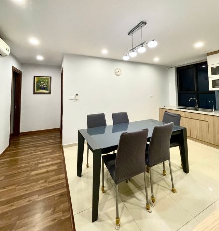 Căn góc dt 162m2, có 4 phòng ngủ 3 wc tòa khu ruby, ban 6599117