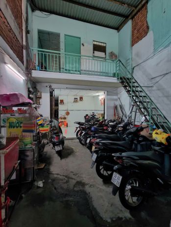 Bình tân, mặt tiền kinh doanh,  nhà 3 tầng, 135m, giá rẻ. 6601860