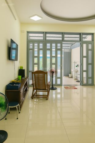 Bán nhà mặt tiền 108.6m2 5*21m, 3 tầng, 4pn, 4wc, đường 8m, 6602100