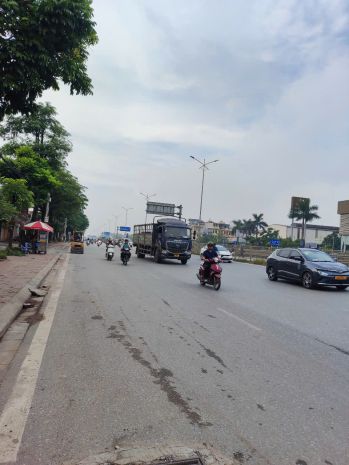 Phân lô ô tô  tránh - ô tô chạy vòng quanh - vỉa hè-hơn 6602454