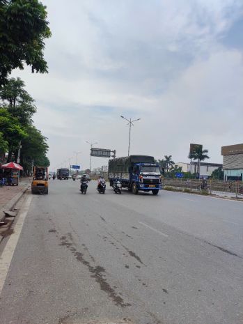 Phân lô ô tô  tránh - ô tô chạy vòng quanh - vỉa hè-hơn 6602455