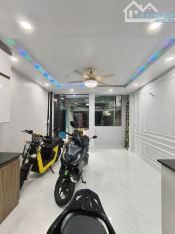 Hót! nhà mới cách mạng tháng 8  41m², 2 tầng, 3 phòng 6603705
