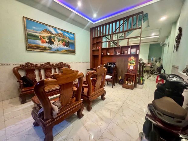 Nhà 2 tầng hẻm xe tải 8m đường hà huy giáp quận 12 chỉ 6605813