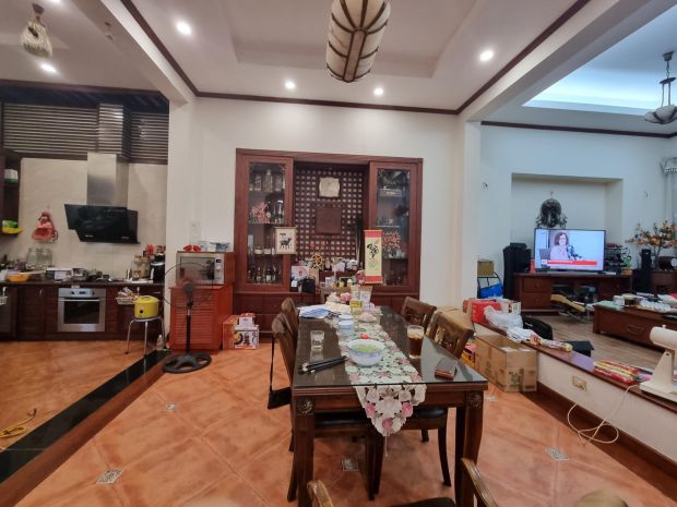 Bán nhà phố bùi thiện ngộ 114m2, mt 5.7m, 4 tầng, gần 6607322