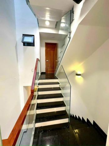 Nhà gần sân bay tân sơn nhất  thích hợp làm nhà cho 6609077