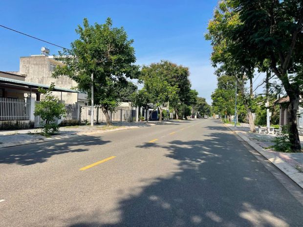 Bán lô đất mặt tiền đường điện biên phủ  phường. long 6612639