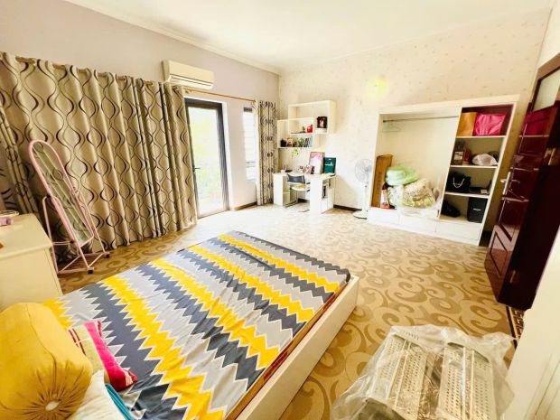 Nhà dân xây 5 tầng mặt ngõ thông phố bồ đề 110m2 x 30 tỷ 6614017