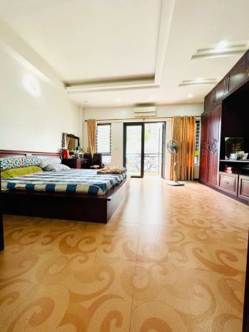 Nhà dân xây 5 tầng mặt ngõ thông phố bồ đề 110m2 x 30 tỷ 6614019