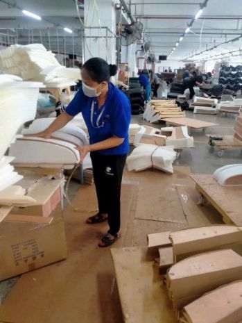 Công ty timberland  tuyển công nhân sản xuất ghế sofa - 6615063