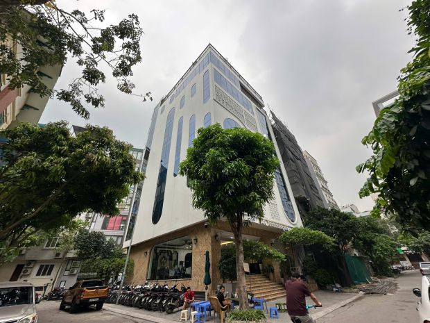 Tin thật 100 bán tòa nhà vp 3 mặt tiền ô tô tránh 186m2 6615610