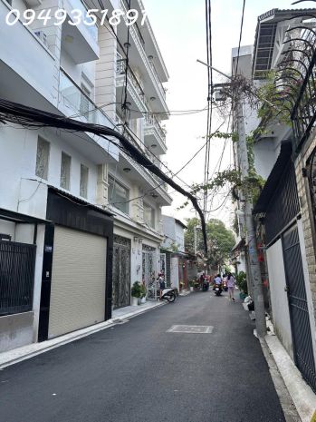 Nhà hxh 3tầng 68m2 shr hoàn công đủ giá 8,3tỷ 6616360