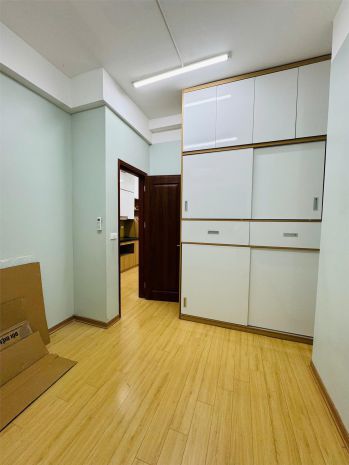Bán gấp căn hộ 55m2 - 2 ngủ, 2 vs - mặt đường nghiêm 6616837