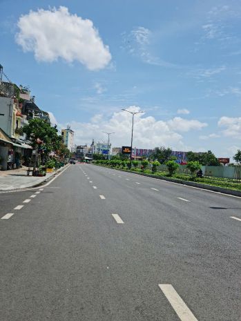 Cho thuê nhà góc 2 măt tiền đường c12 tân bình 6617328