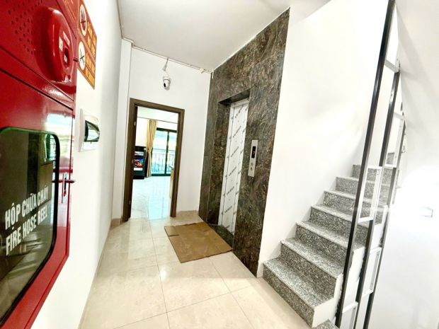 Oto đỗ cửa - căn hộ dv 7 tầng thang máy gà đẻ trứng vàng - 6617475