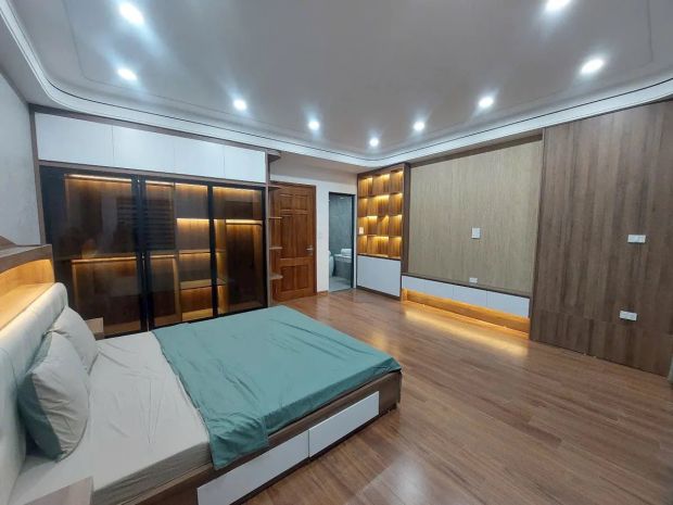 Bán nhà phố cổ linh 48m2 6t, mt 5.1m, thang máy, ô tô đỗ 6617614