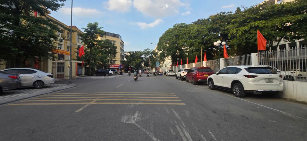 Tây hồ, đất mặt phố , vỉa hè , kinh doanh, dt  183 m2,  mt 6617934