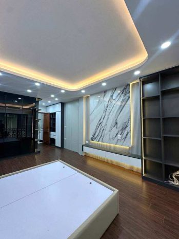 Siêu phẩm hai bà trưng, 50m 5 tầng mới tinh, ô tô đỗ cổng, 6618774