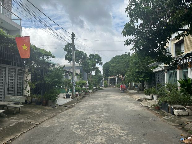 Bán đất 300m² dĩ an,đường nhựa 12m,ngang khủng 13,5m,gần 6619925
