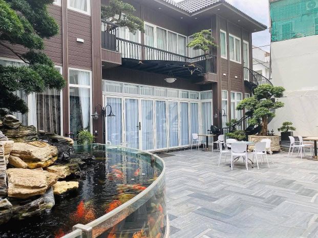 Bán villa, nhà hàng, caffe 550m2, mt 15m phố ngọc thụy 121 6621696
