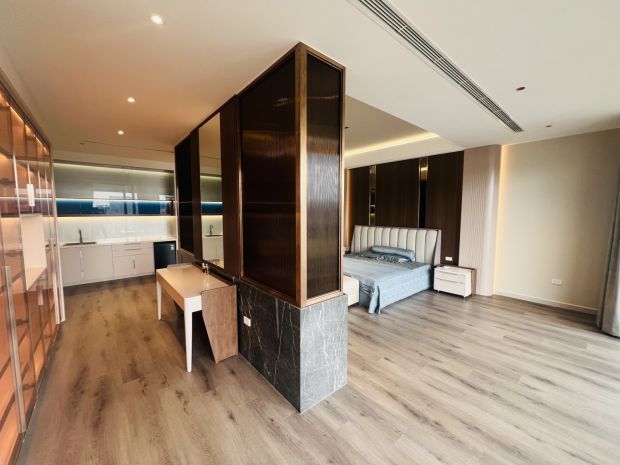 Lâu đài sang chảnh giữa lòng giang biên  nhỉnh 260trm² 6621935