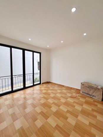 Bán nhà 4 tầng mới xây  văn cao phố tây  sân cổng rộng 6621981