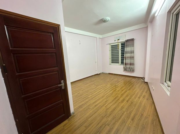 Bán nhà ngọc thụy  5 tầng đẹp  ở ngay  oto đỗ cổng 6622928