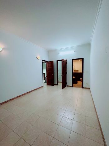 Cho thuê căn biệt thự mặt phố hoàng mai, 100m2x4 tầng, 6 6625924