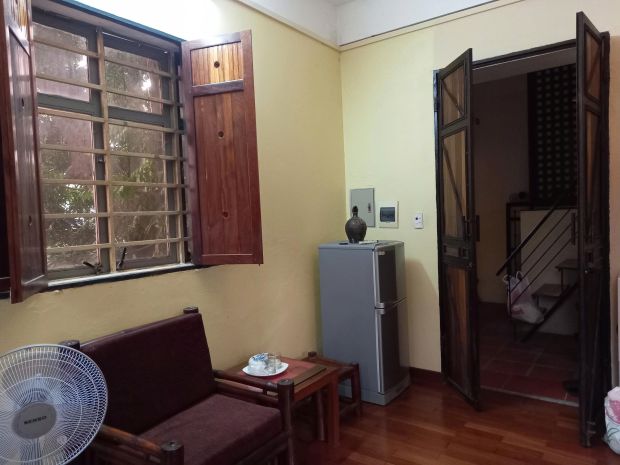 Cho thuê căn studio tầng 2 trong nhà biệt thự ngõ 488 ngọc 6626932