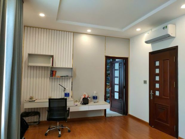Bán nhà mặt tiền đường số 94 quận 2 160m2 5 tầng btct ngang 6628477