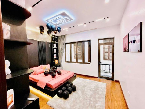 Bán nhà phố chùa bộc đống đa cách ôtô 20m thang máy dt 40m 6 6632099