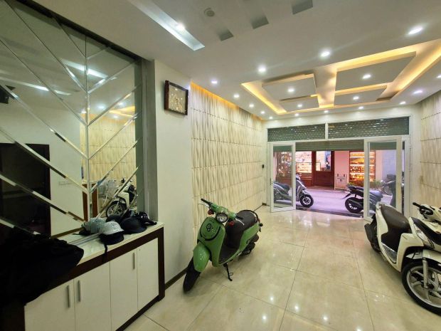 Bán nhà phố chùa bộc đống đa cách ôtô 20m thang máy dt 40m 6 6632100