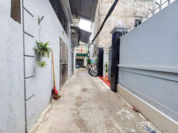 Nhà đẹp cổ nhuế -6t- oto cách 50 m - thang máy - hệ thống 6636593