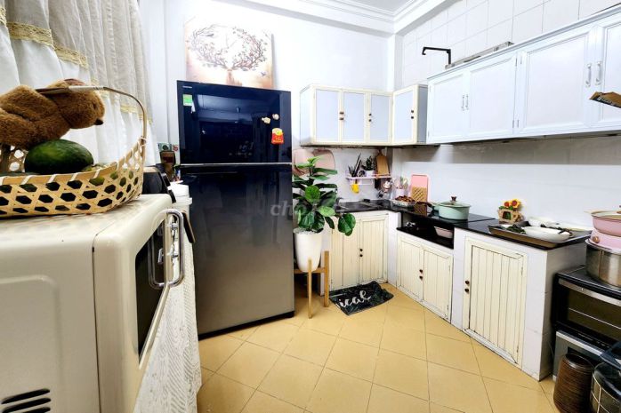 Cho thuê nhà 3 tầng thụy khuê đầy đủ nội thất. 6637092