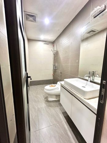 Siêu hiếm! nhà dân xây 4 tầng - móng 7 tầng  ô tô  ngõ 6639379