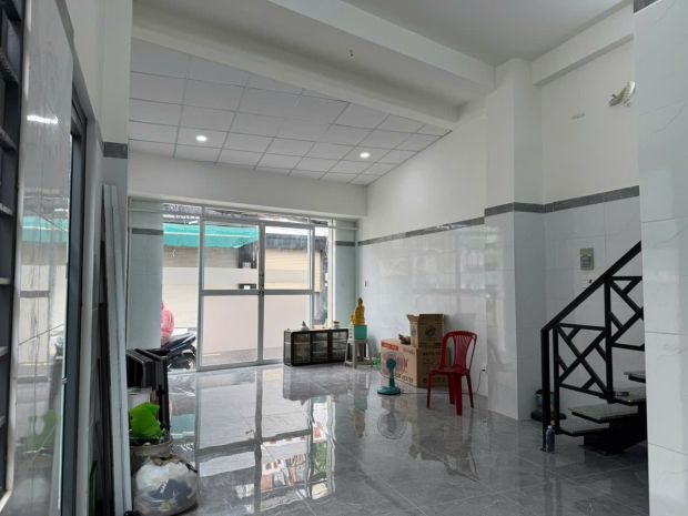 Cho thuê nhà nguyên căn mặt tiền phù hợp làm văn 6639845
