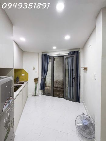 Nhà đẹp trung tâm phú nhuận  giáp quận 1  gần sân bay 6642348