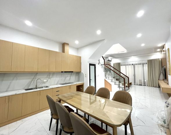 Bán nhà ngõ 173 phố hoàng hoa thám 58m2 x 3 tầng, nhà đẹp 6642977