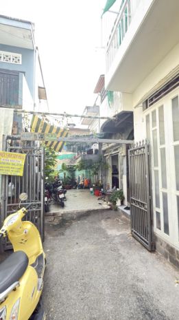 Bán nhà 2 mặt hẻm, xe hơi vào tận cửa, đường lê quang định, 6643496