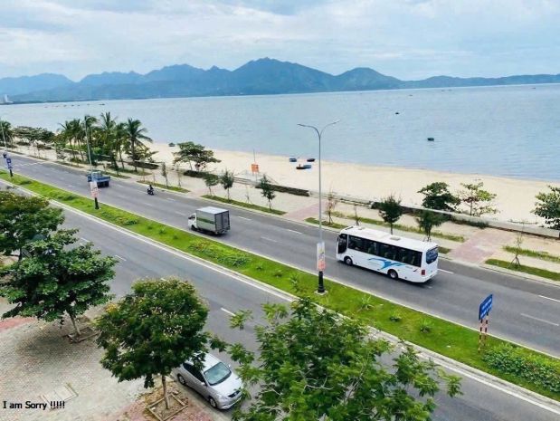 Bán nhà 3 tầng 3 mê đúc mặt tiền 12 hoà minh 28 ,gần hồ 6644063