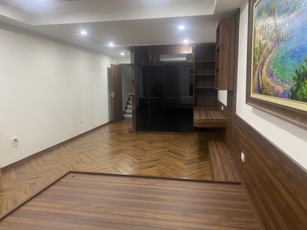 Chính chủ bán nhà thạch bàn 40m 6 tầng mt 4,5m ô tô, thang 6644244