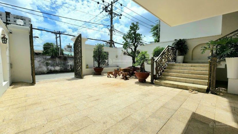 Bán biệt thự tâm huyết mt đường 44, p14, gò vấp, dt 10x28m, 6644732