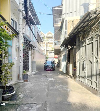 Bán  chdv 8pn 9wc  âu dương lân p2 q8, đường 6m xe hơi, 6644950